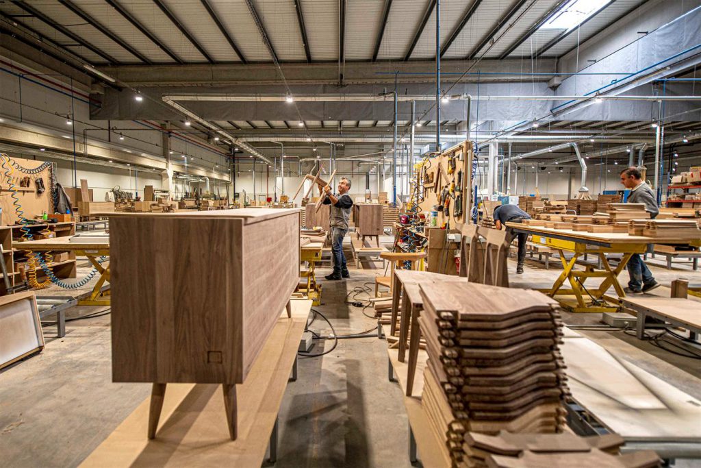 Exportações de madeira e mobiliário crescem 18% e somam 2.258 milhões até setembro