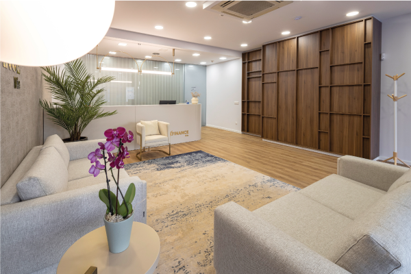 Max Finance Win Office: Discover the new Corporate project by Jota Barbosa Interiors