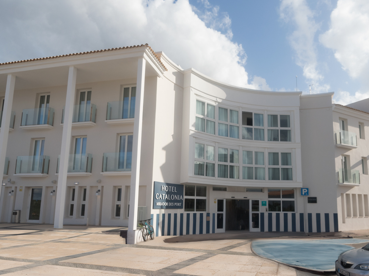 Hotel icônico em Menorca incorpora soluções Vicaima
