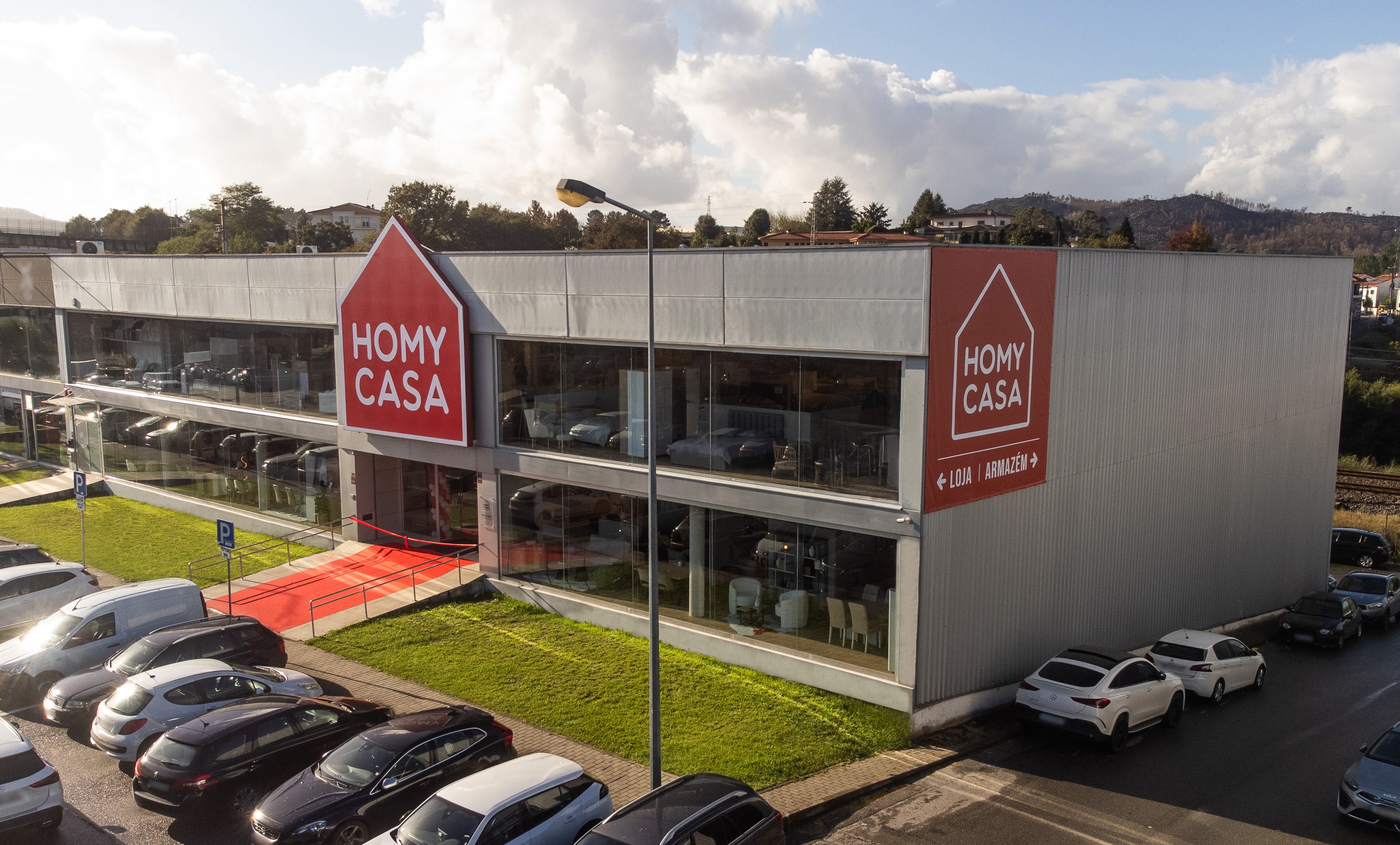 HOMYCASA opens shop in Braga with innovative furniture and decoration concept