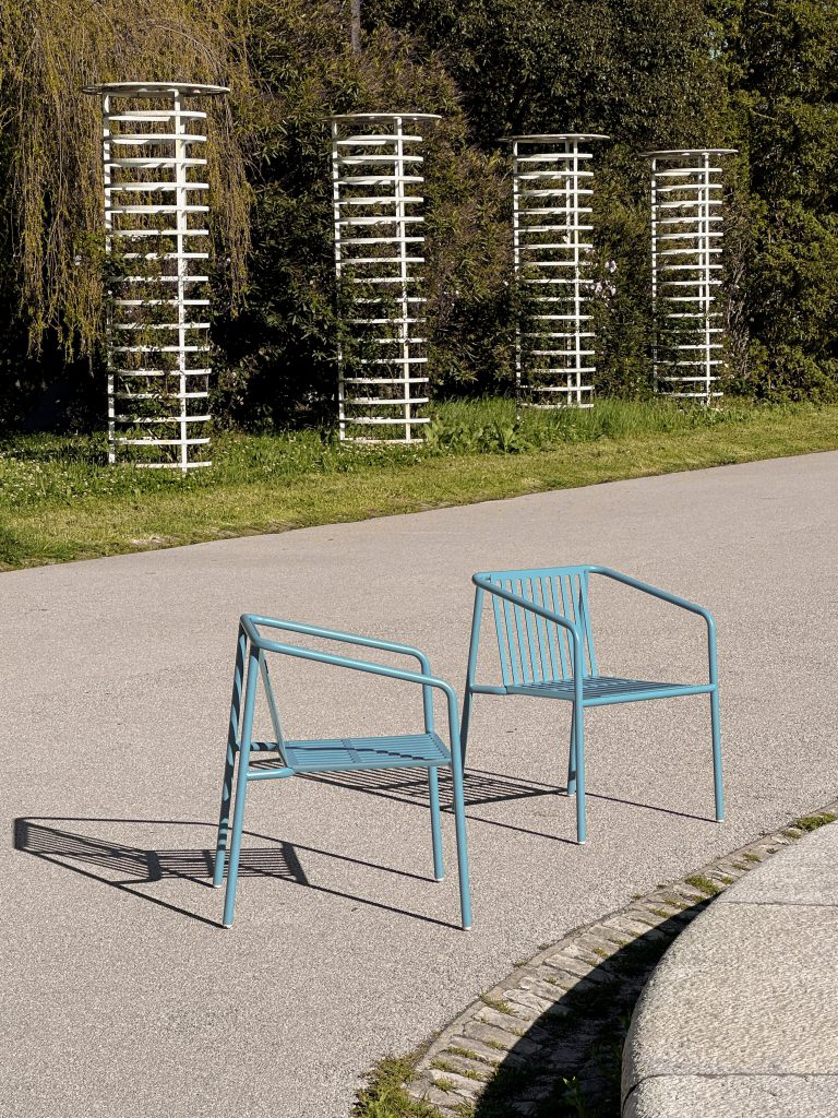 Erva Chair: Um novo elemento de exterior essencial