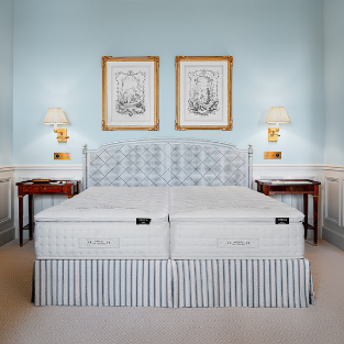 Tréca Paris brings the art of French sleep to the Hôtel du Cap-Eden-Roc in Antibes