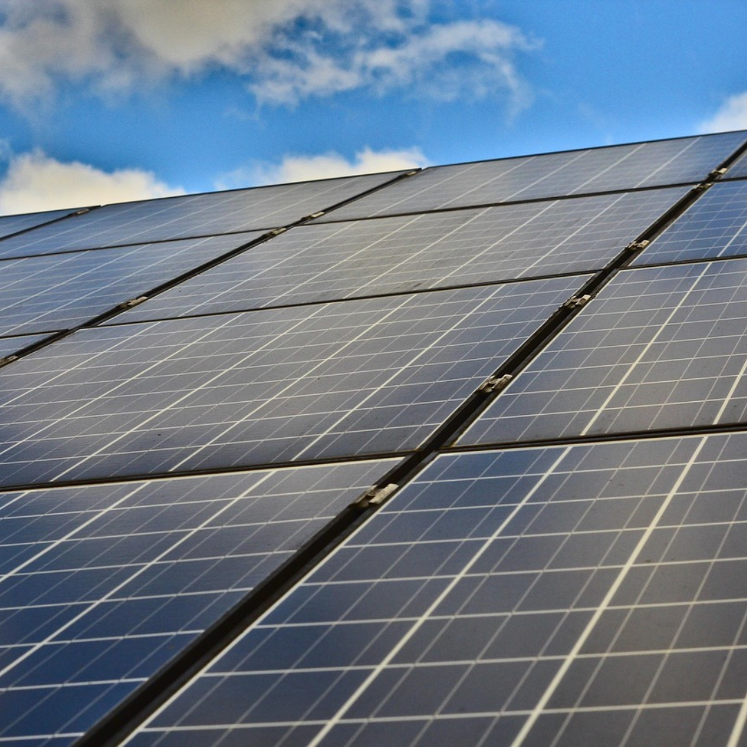 Como aumentar a eficiência energética da sua casa com painéis solares